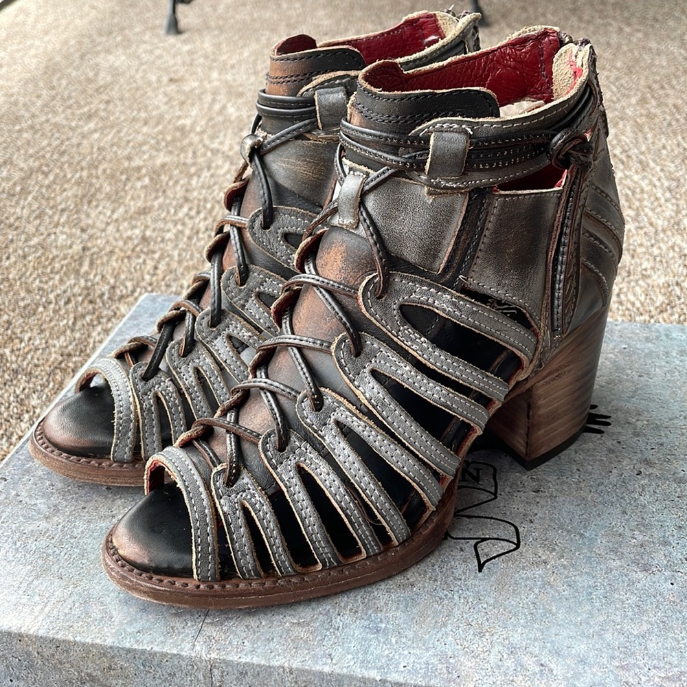 Freebird Wazee sandal